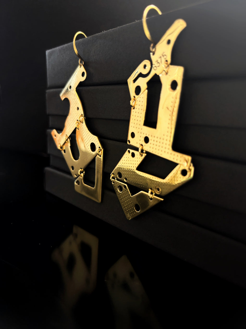 Statement Articulated Earrings with Vintage Clock Parts - Bitácora Collection - Zigzag