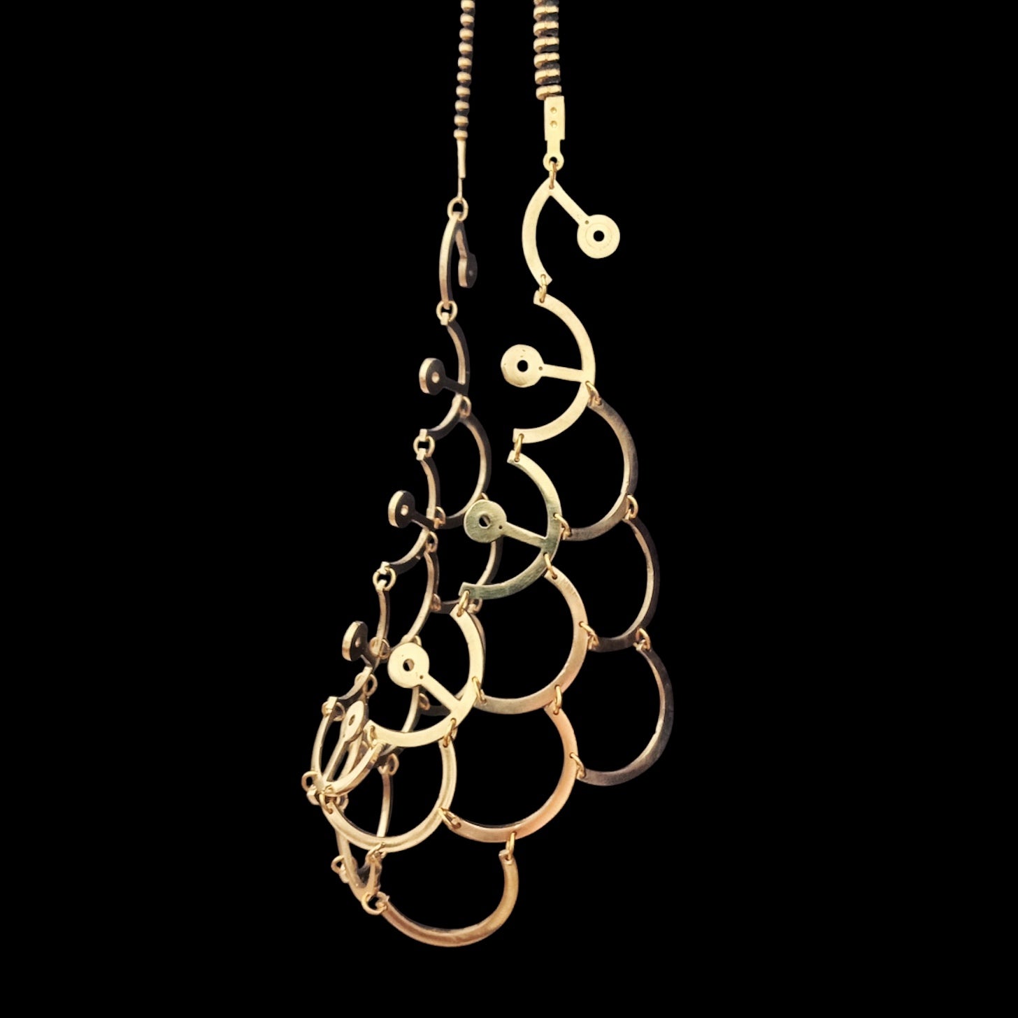 Current – Mechanical Necklace with Flowing Modular Structure – Bitácora Collection