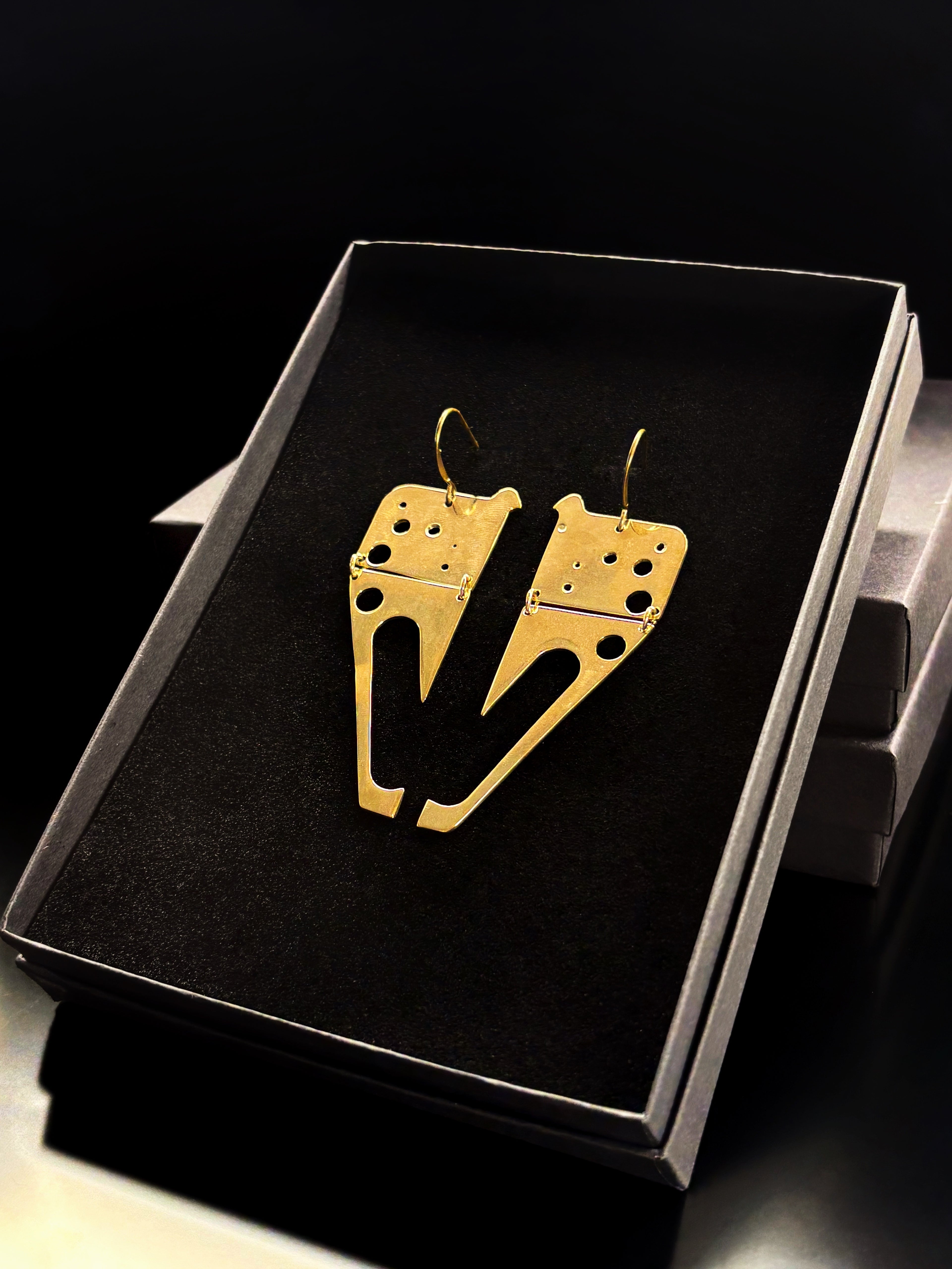 Articulated Directional Earrings with Vintage Clock Components - Bitácora Collection - Waypoint
