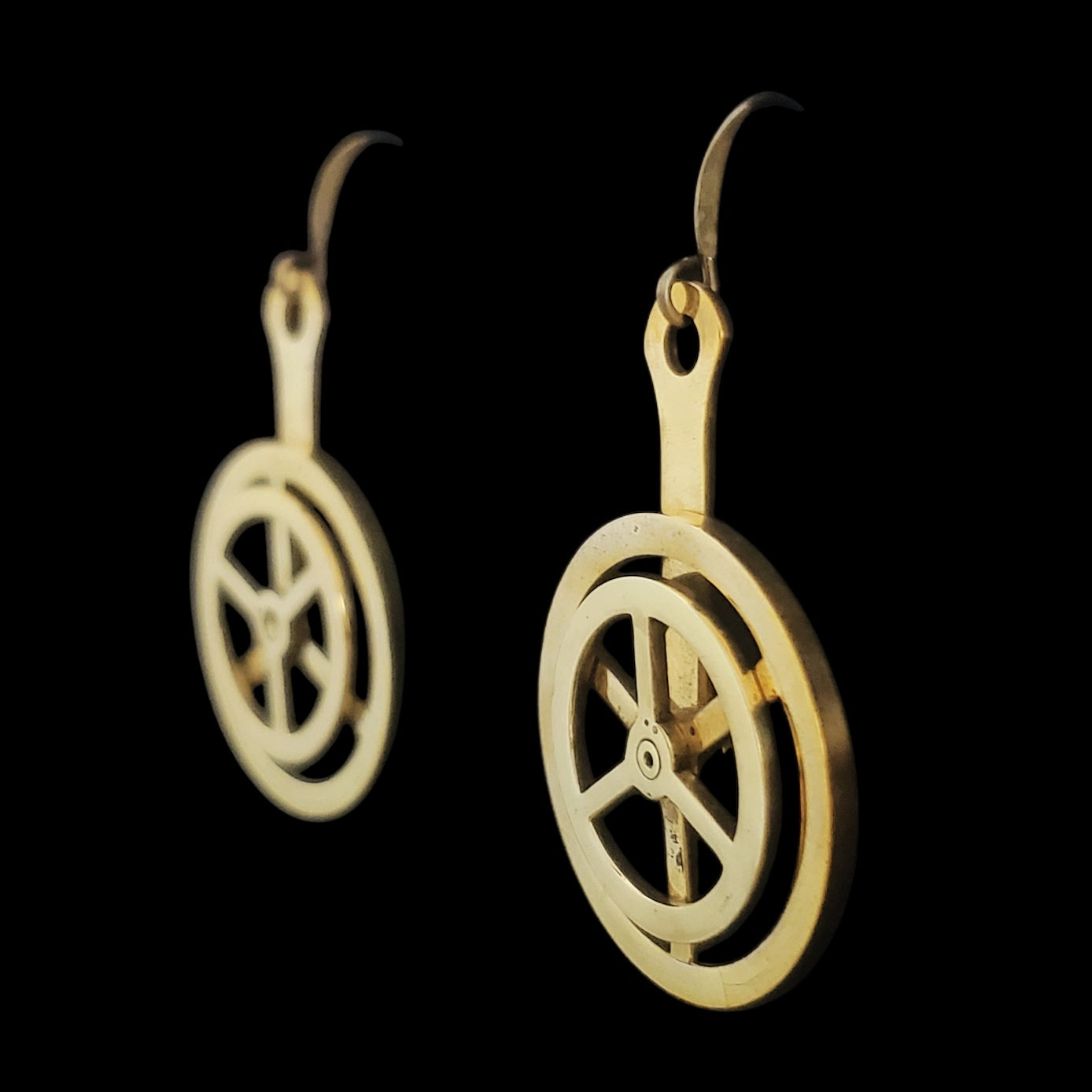 Wheels – Bronze Earrings – Circular Mechanical Form – Bitácora Collection