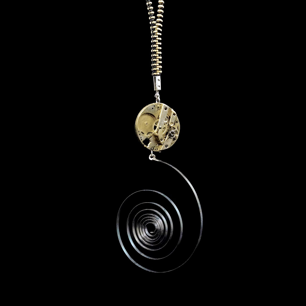 Tension – Mechanical Necklace with Vintage Watch Case – Bitácora Collection