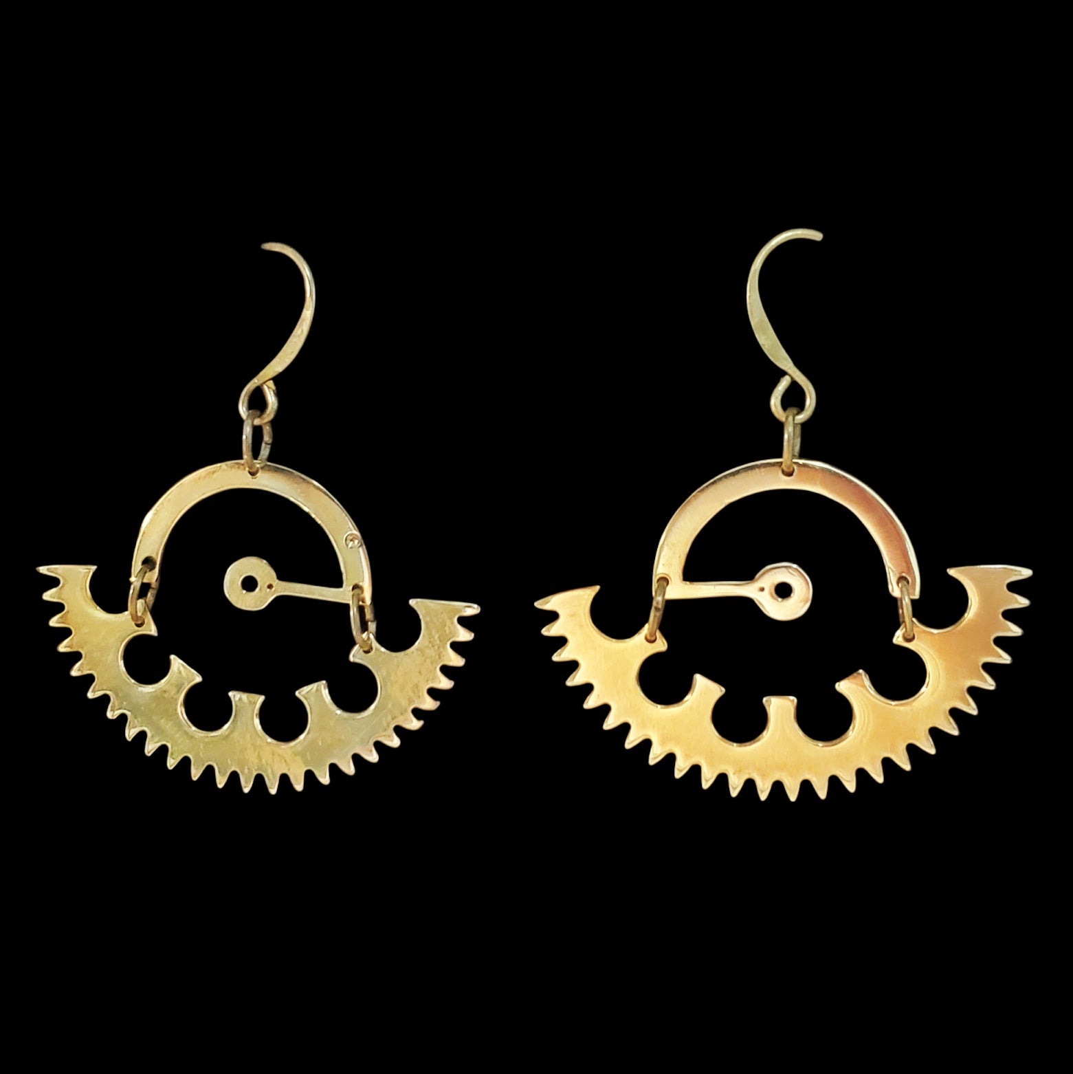 Gaze – Bronze Earrings – Mechanical Detail Design – Bitácora Collection