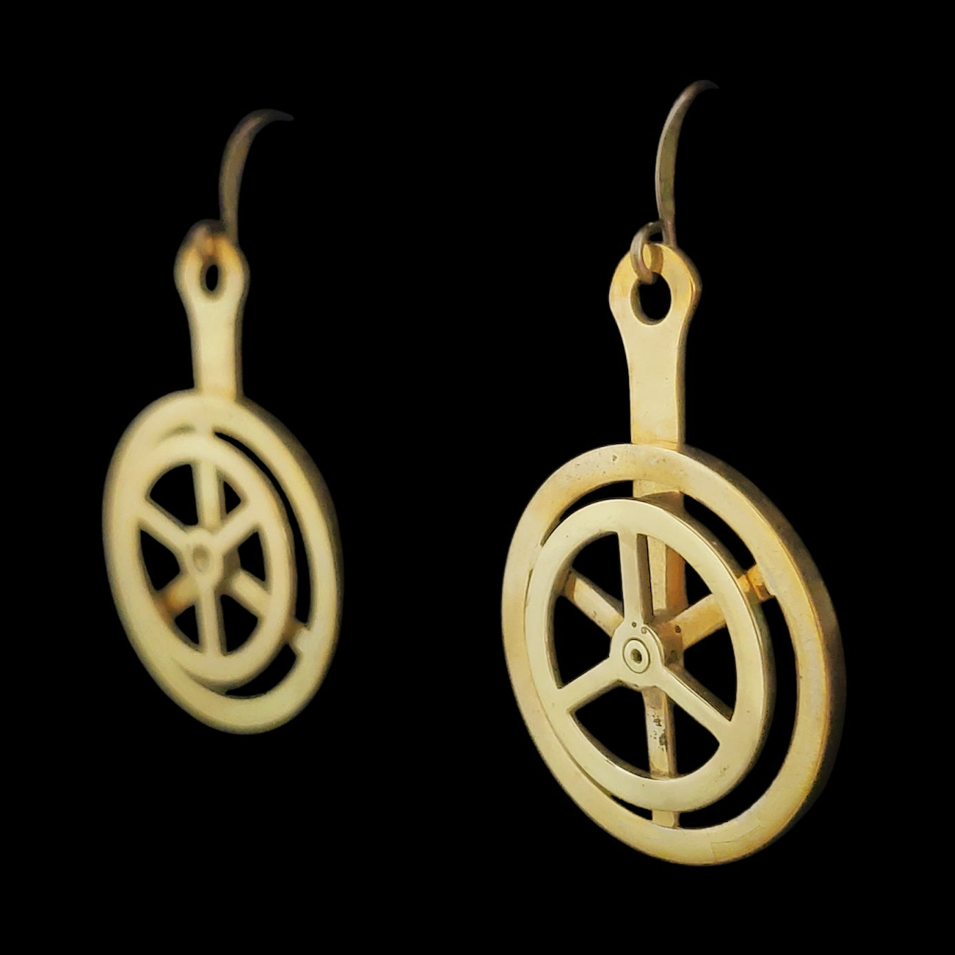 Wheels – Bronze Earrings – Circular Mechanical Form – Bitácora Collection