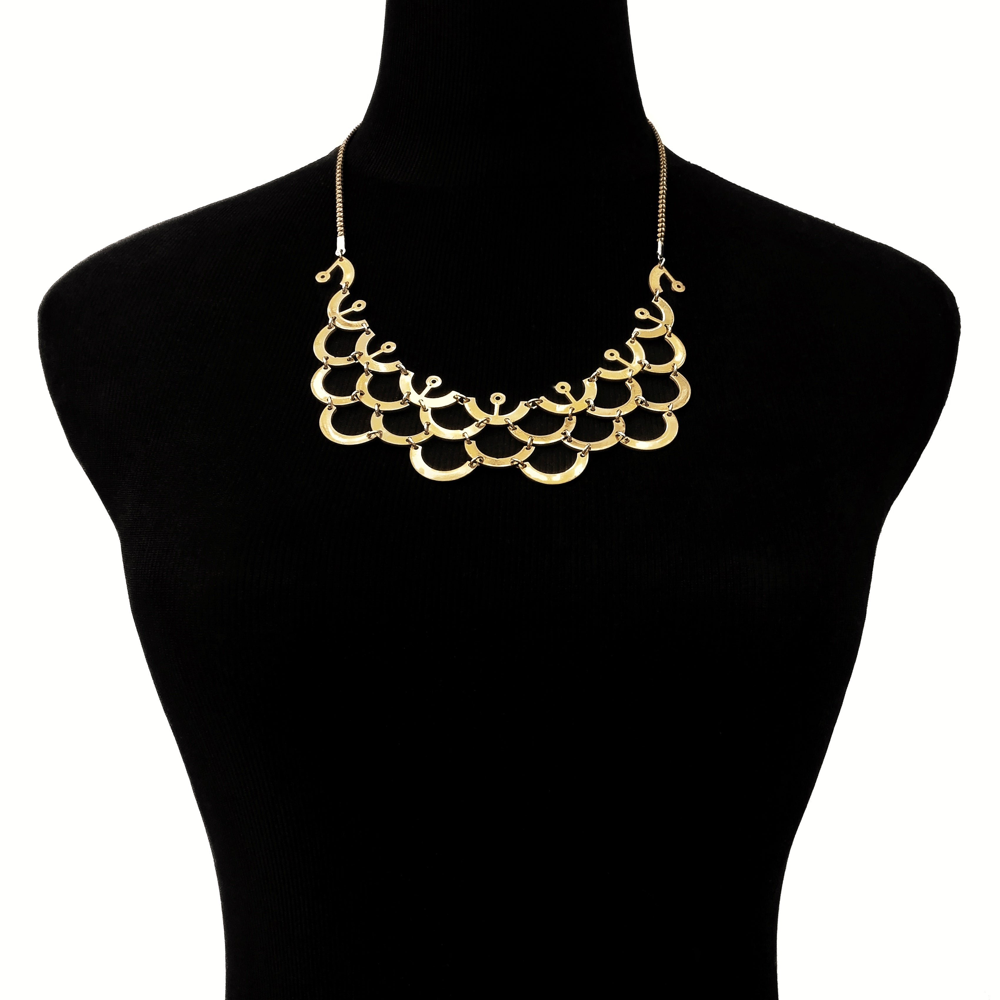 Current – Mechanical Necklace with Flowing Modular Structure – Bitácora Collection