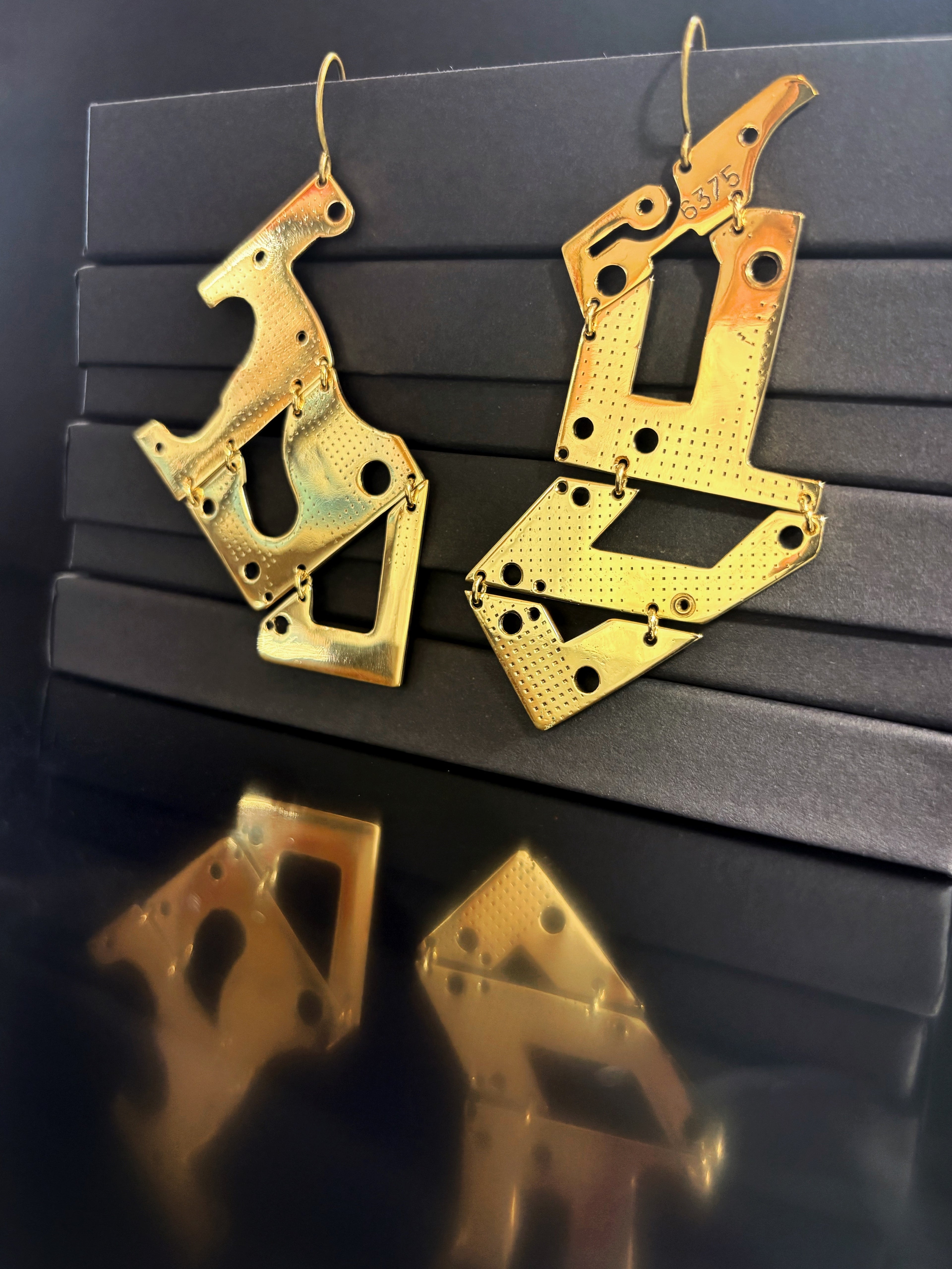 Statement Articulated Earrings with Vintage Clock Parts - Bitácora Collection - Zigzag