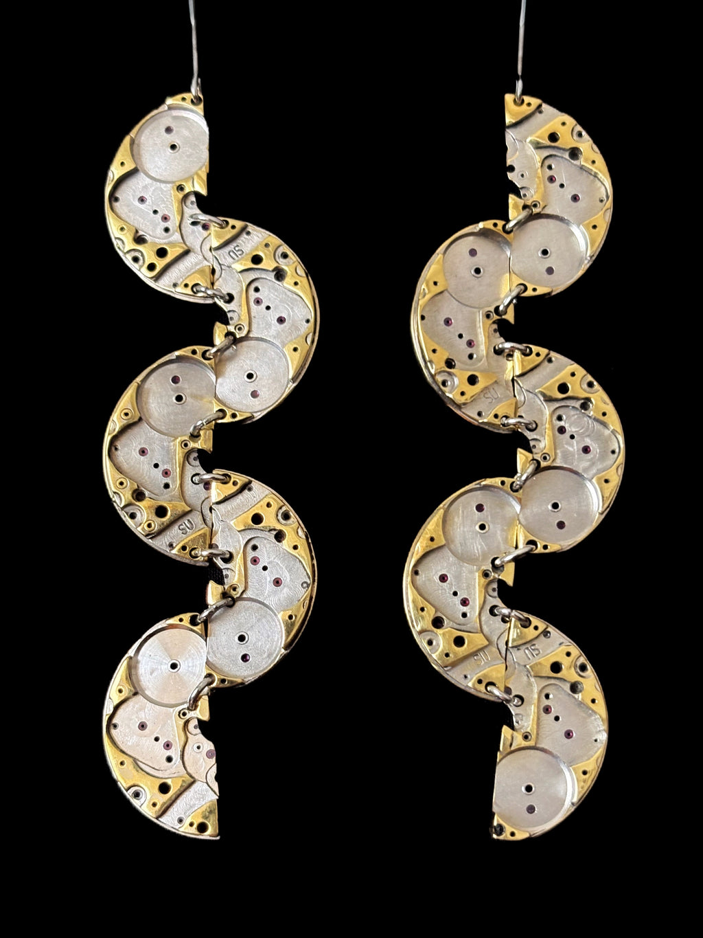 Articulated Watch Case Earrings - Displaced Structure - Bitácora Collection - Offset