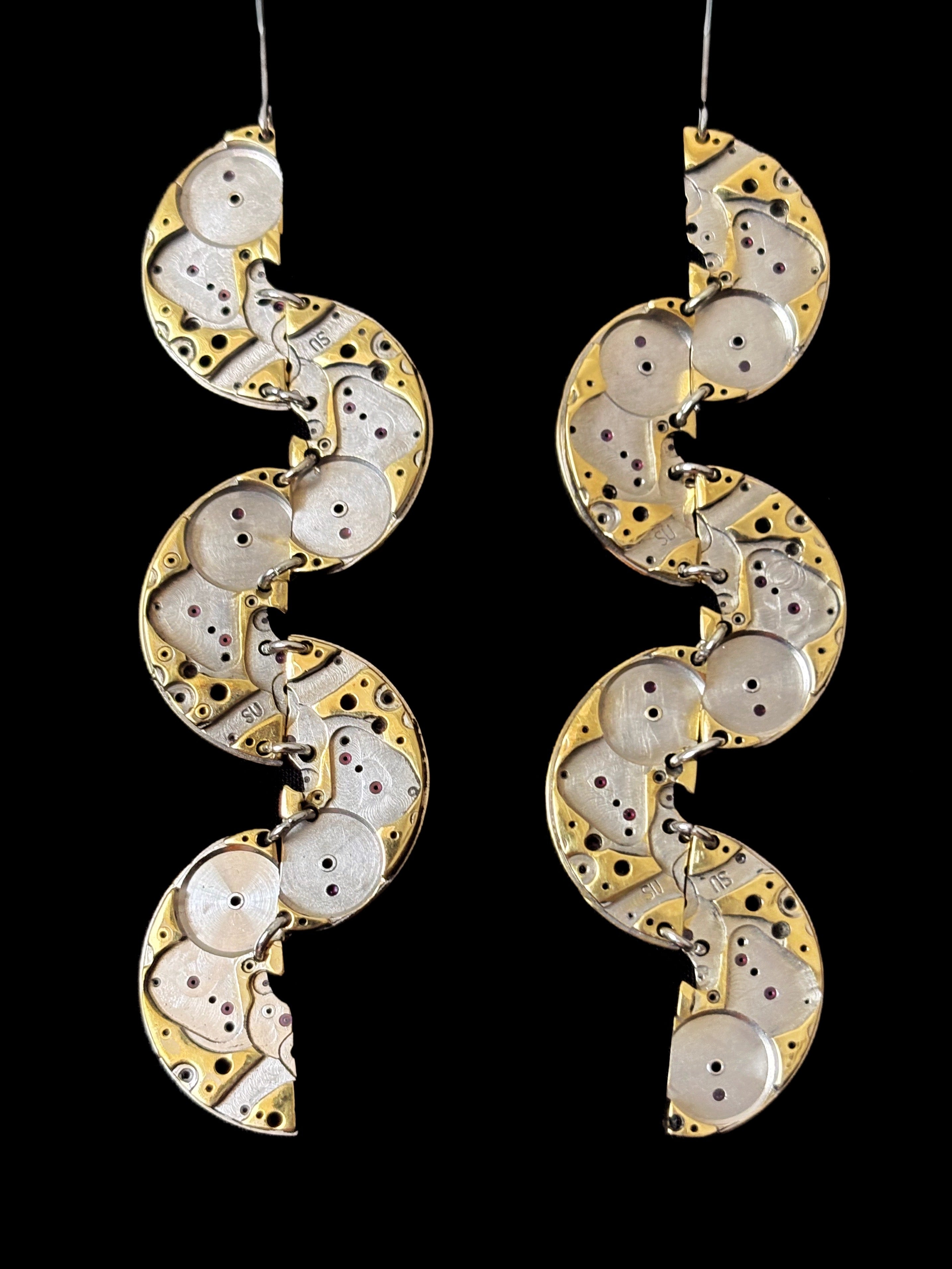 Articulated Watch Case Earrings - Displaced Structure - Bitácora Collection - Offset