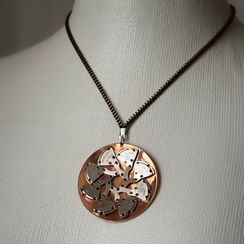 Kinetic Mechanical Pendant - Radial Watch Movement Composition - Bitácora Collection - Flux