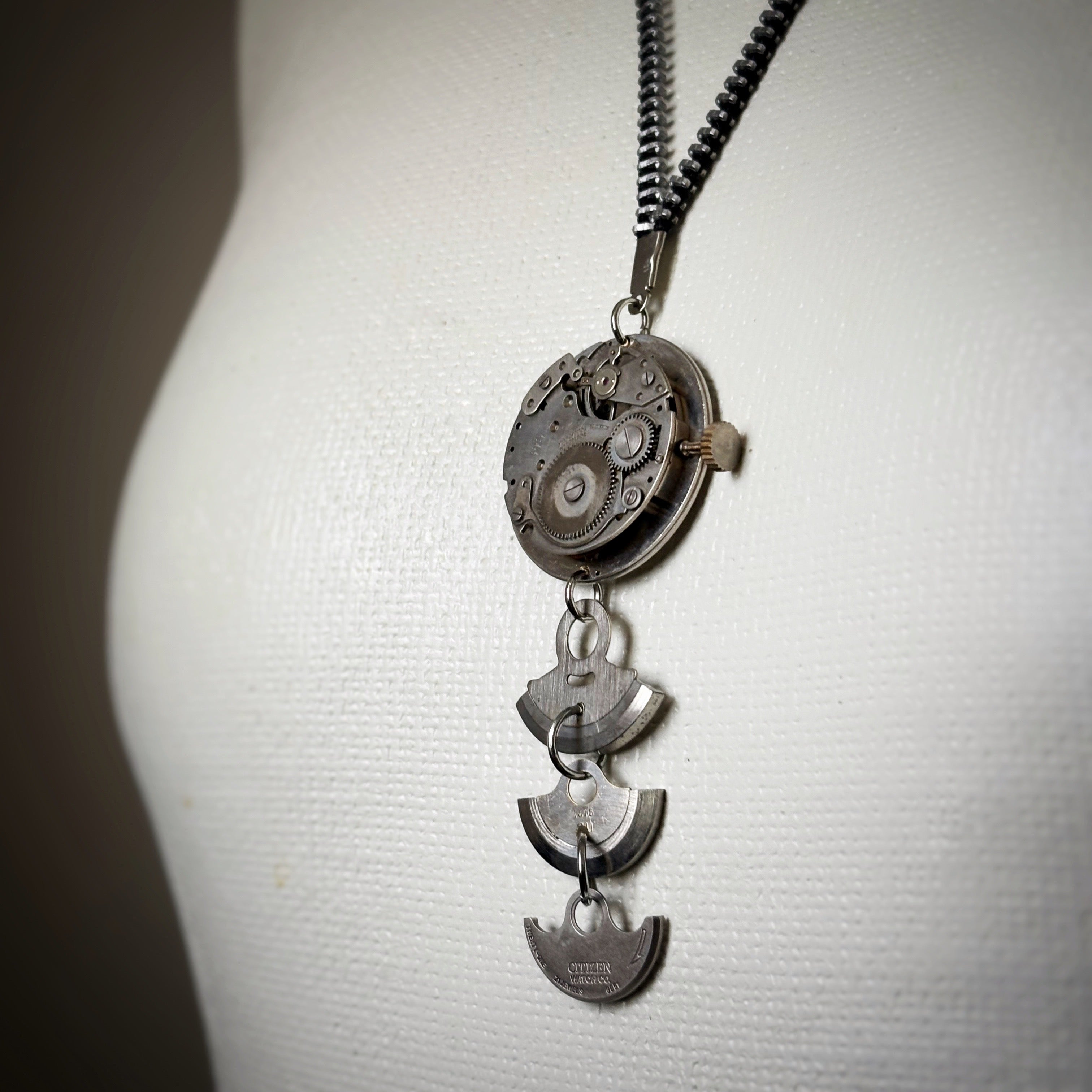 Watch Movement Pendant Necklace - Mechanical Jewelry - Bitácora Collection - Triax