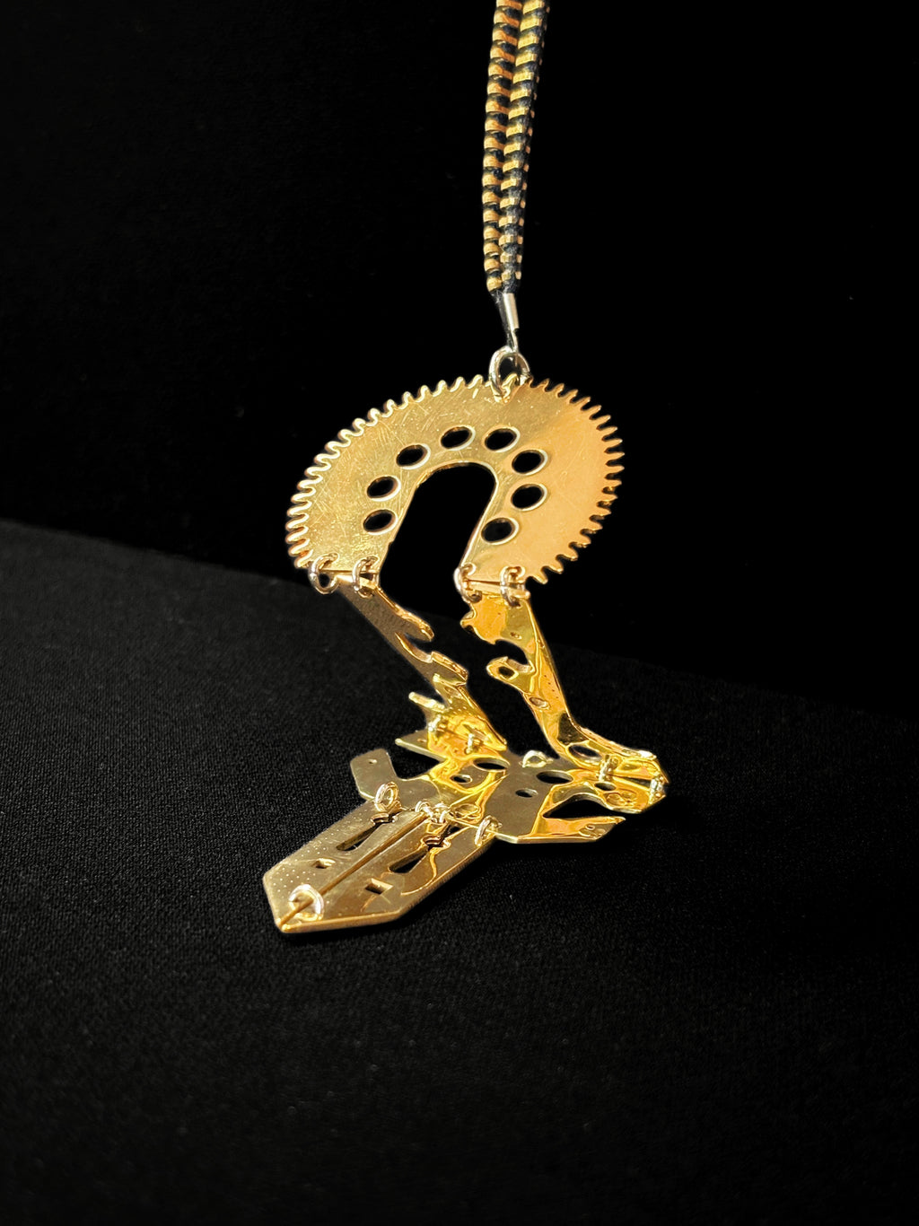 Articulated Mechanical Necklace - Figurative Structure - Bitácora Collection - Blade