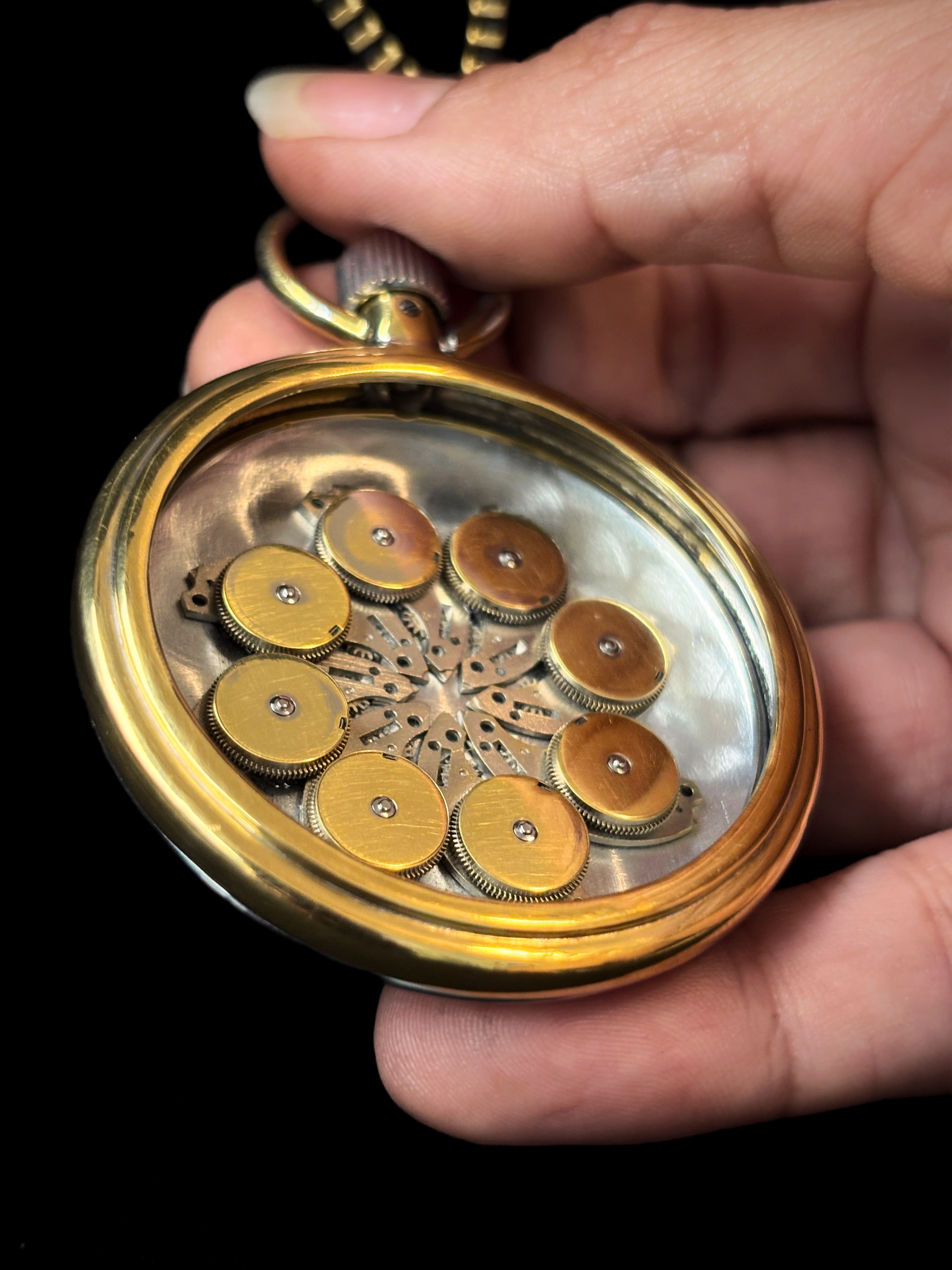 Radial Mechanical Composition - Encapsulated Time System - Bitácora Collection - Halo
