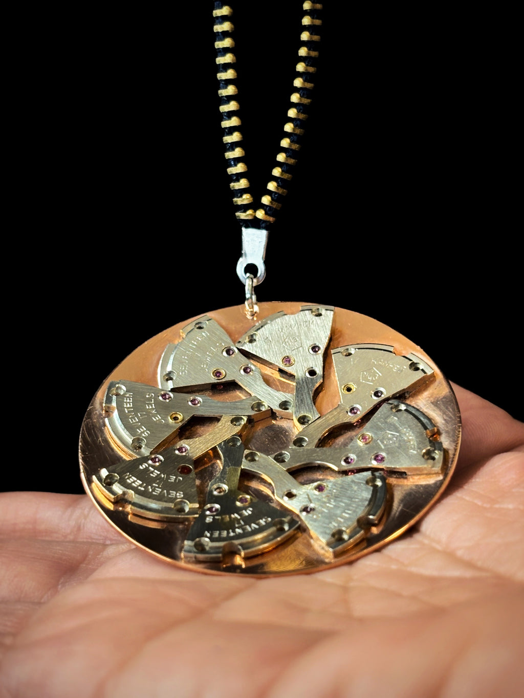 Kinetic Mechanical Pendant - Radial Watch Movement Composition - Bitácora Collection - Flux