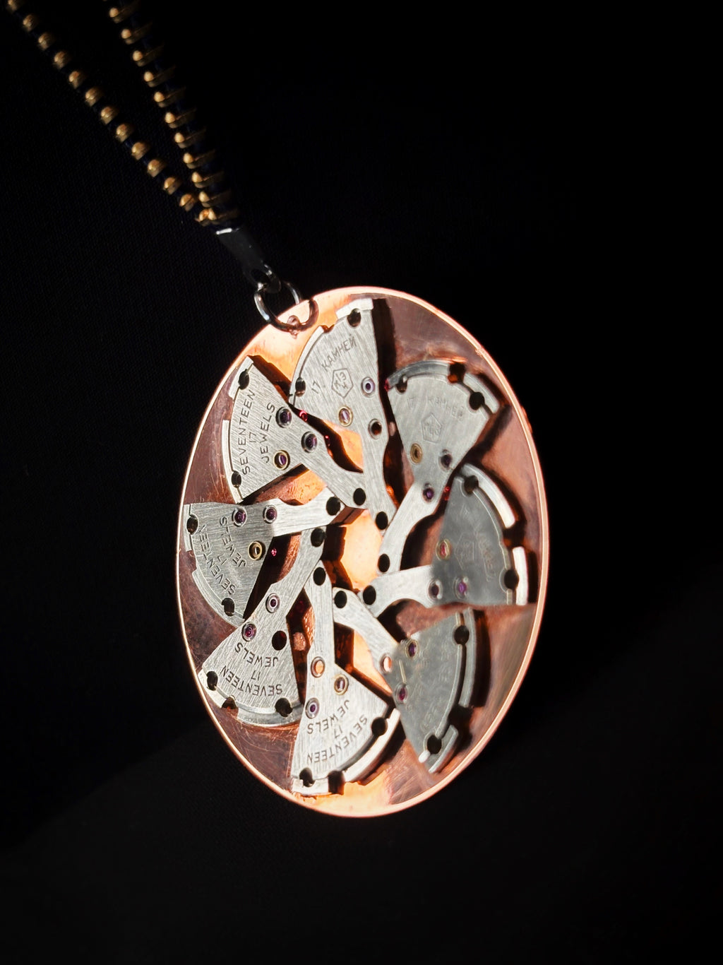 Kinetic Mechanical Pendant - Radial Watch Movement Composition - Bitácora Collection - Flux