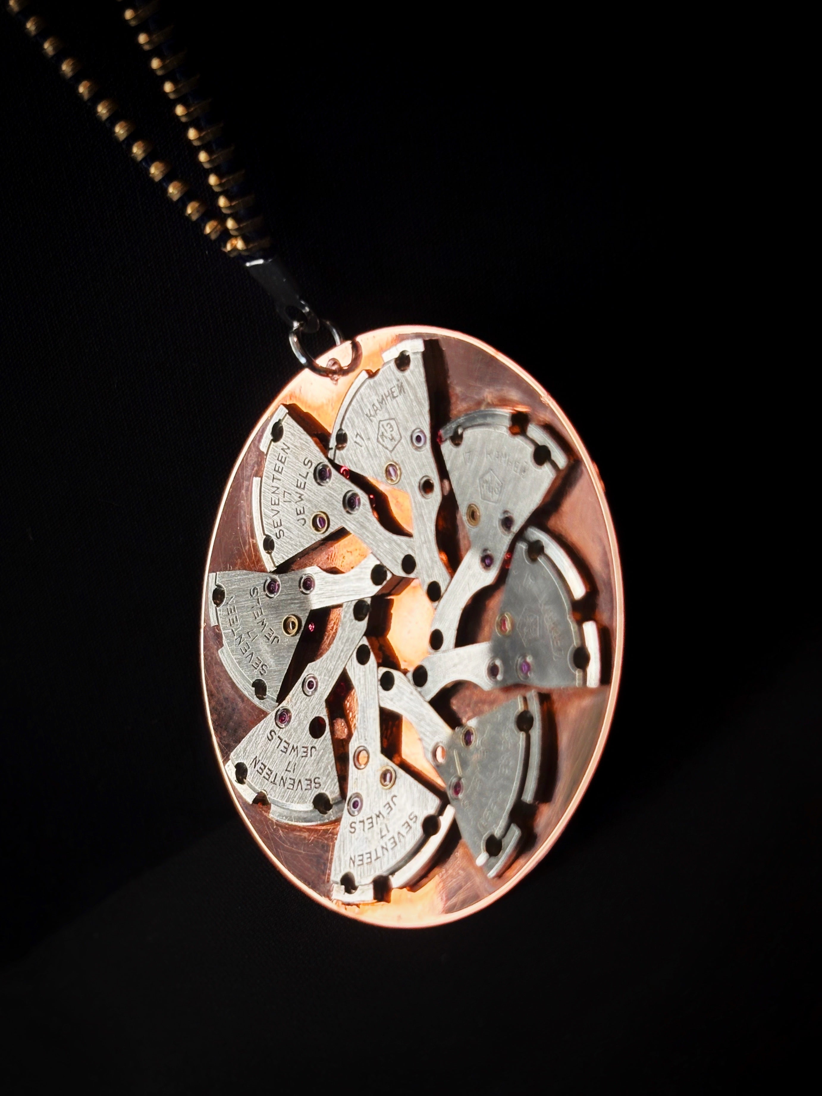 Kinetic Mechanical Pendant - Radial Watch Movement Composition - Bitácora Collection - Flux