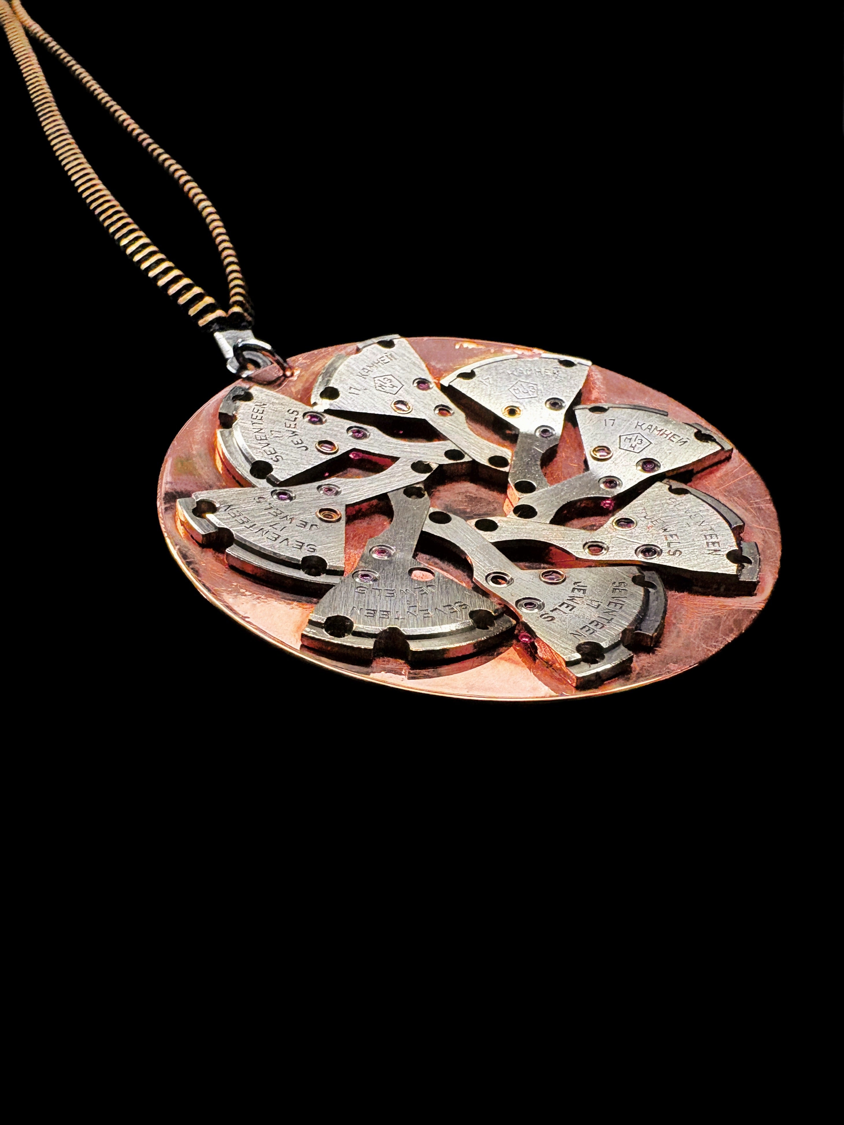 Kinetic Mechanical Pendant - Radial Watch Movement Composition - Bitácora Collection - Flux